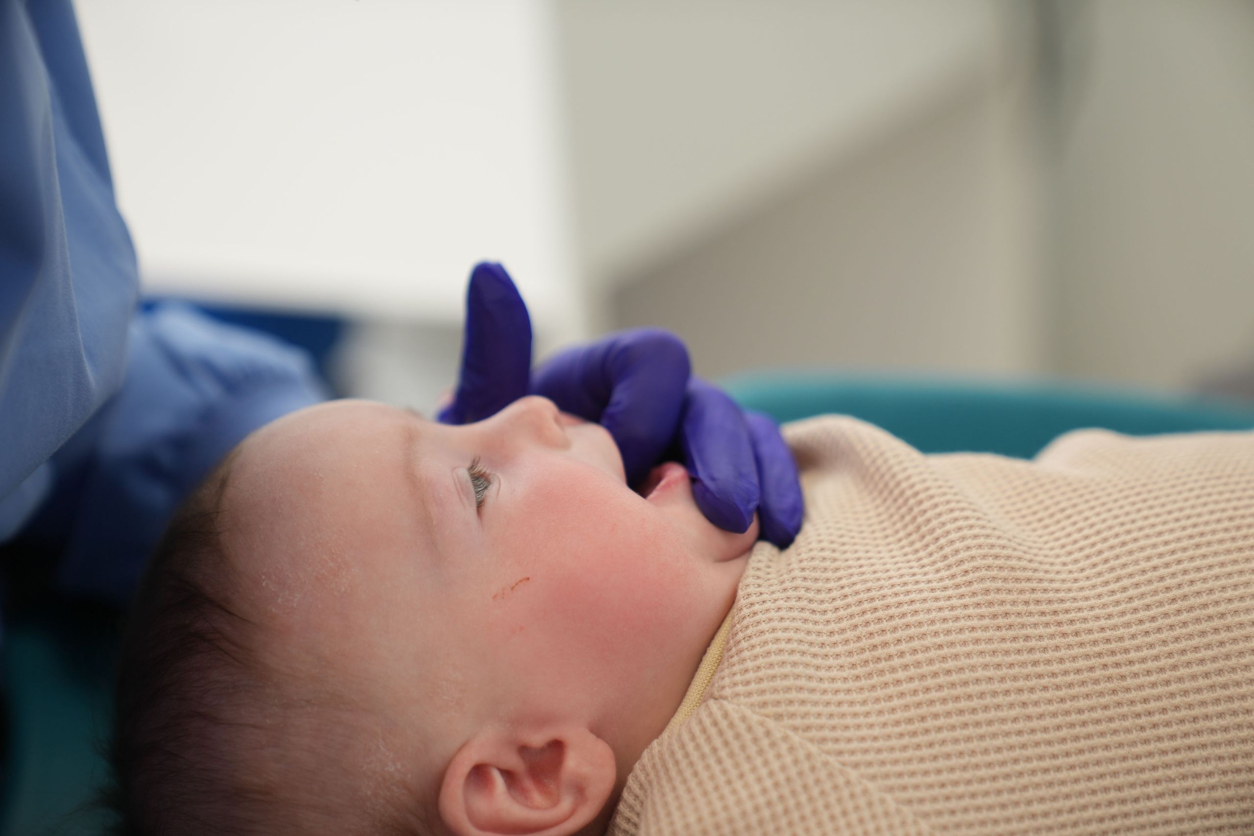 baby no swaddle